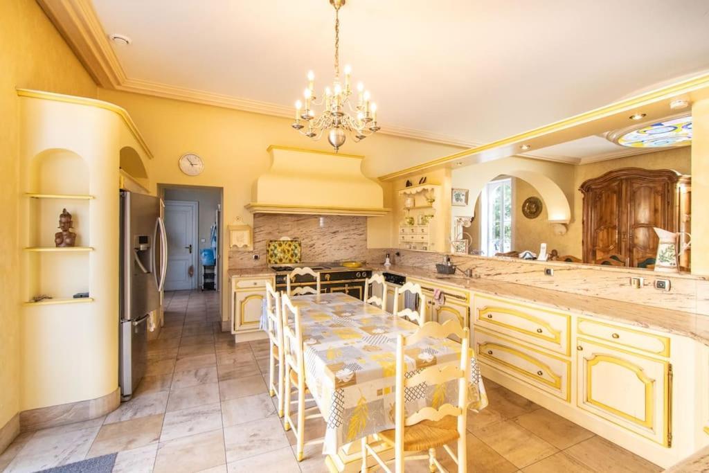 Domaine Mas Begon Villa Aigues-Vives  Exteriör bild
